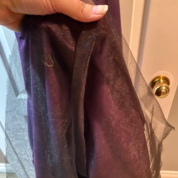 Designer dress for prom or special location - Picture 4 of 9